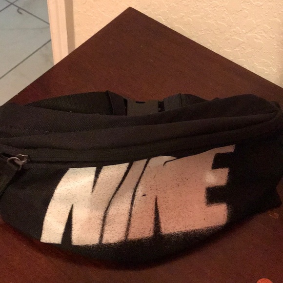 Nike Fanny Pack - Picture 1 of 2
